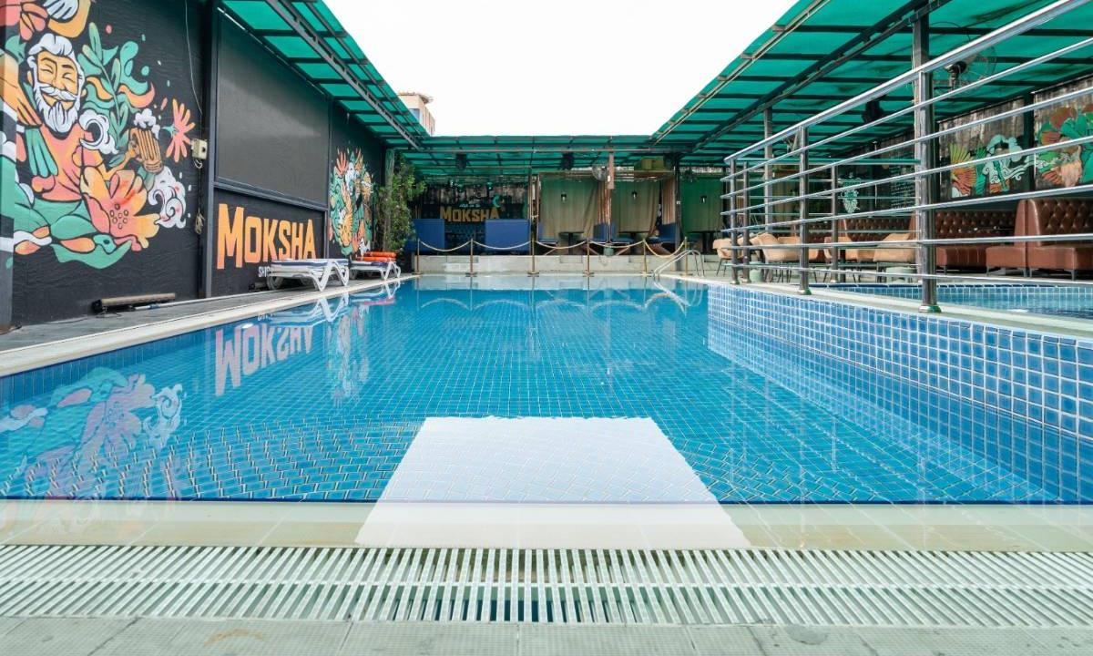 Swimming pool Orchid Vue Hotel Dubai Swimming pool Orchid Vue Hotel Dubai